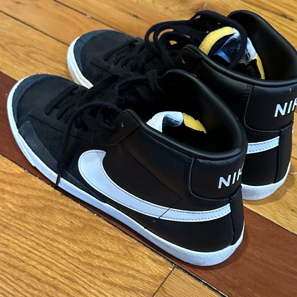 Nike Blazer Mid 77